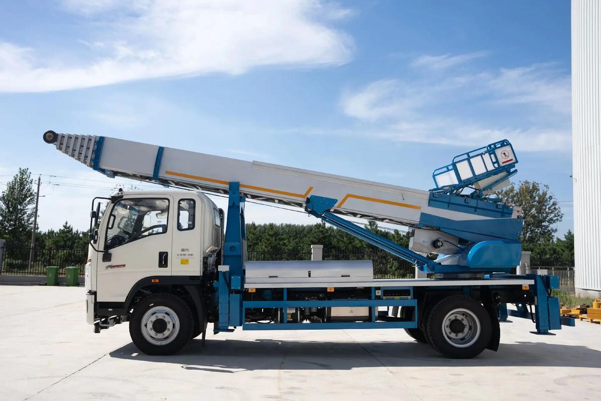 蓬安云梯上料车租赁费用